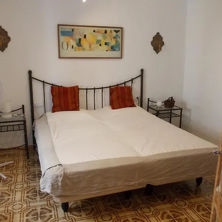 Casa De Pueblo Entero, Centro Historico De * Calig