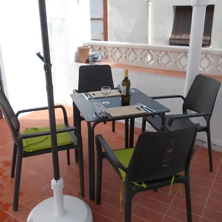 Casa De Pueblo Entero, Centro Historico De Holiday home *